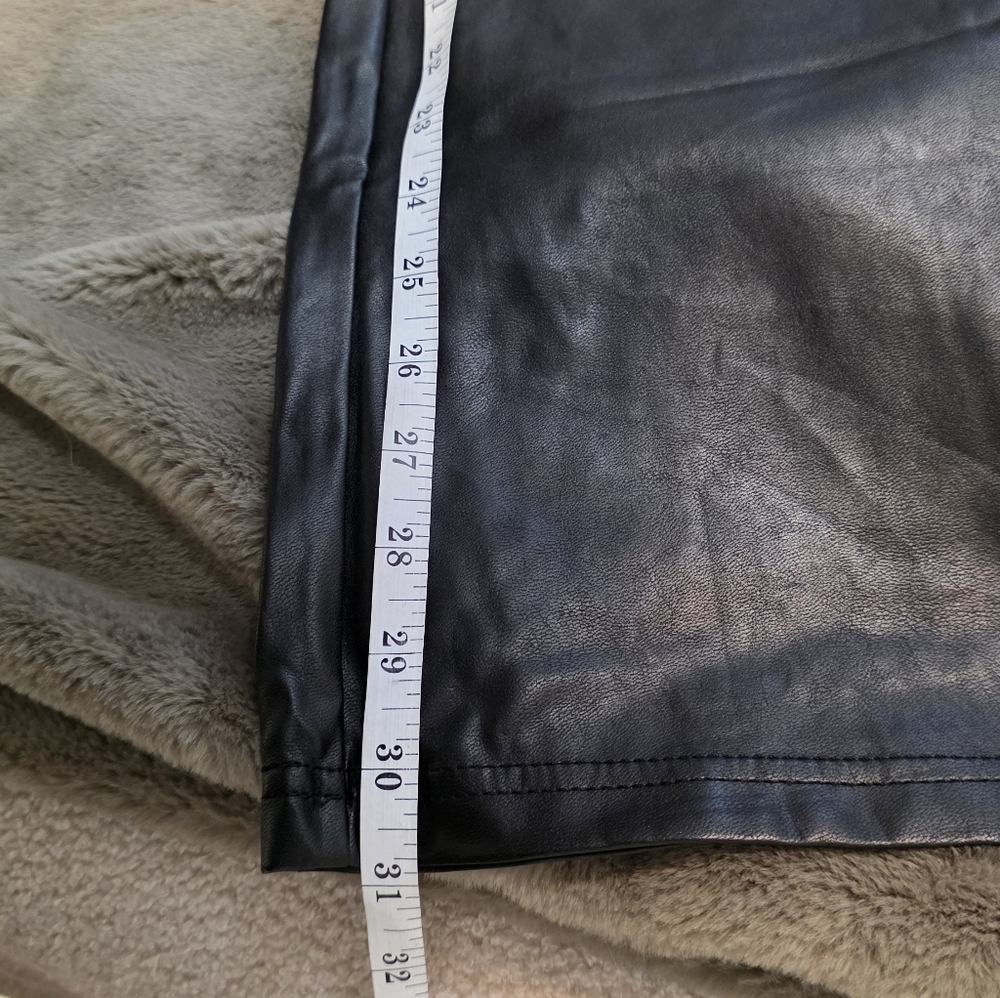 🆕️ Aritzia Upstage Flared Vegan Leather Pant - Picture 15 of 16